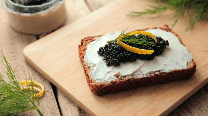 How to serve and eat caviar