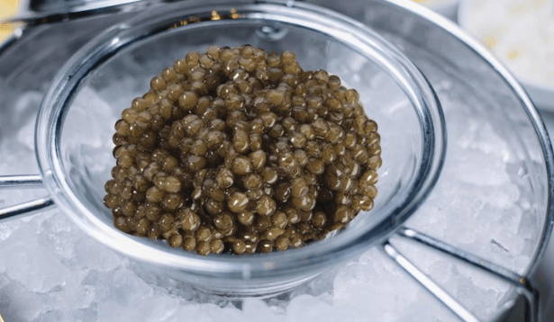 What is the difference between caviar and roe